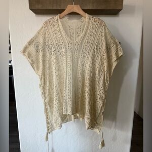 Boutique|Women’s boho knit crotchet pancho,oversized fit with string fringe•••